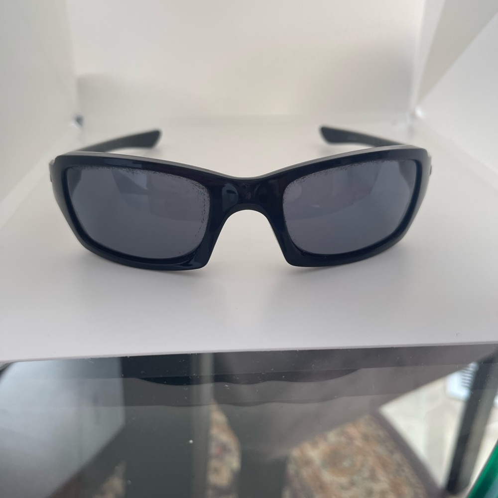 Men’s Oakley sunglasses. - Picture 2 of 3